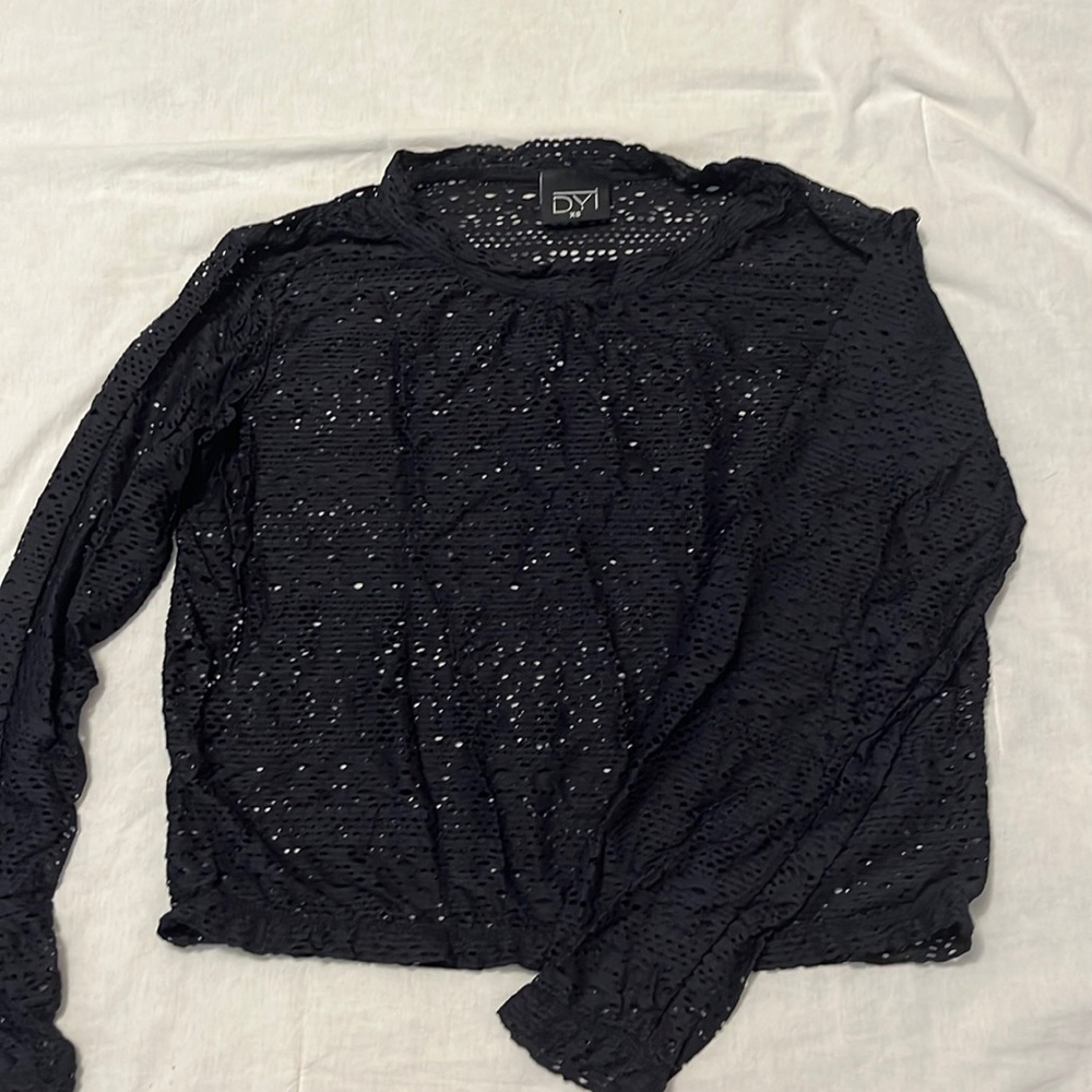 Lack mesh long sleeve workout too, size extra small